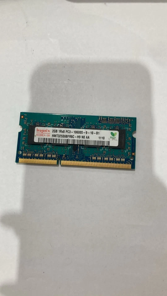 RAM HYNIX HMT325S6BFR8C - H9 NO AA 2GB PC3 10600S DDR3 SODIMM PER NOTEBOOK - Immagine 1 di 1