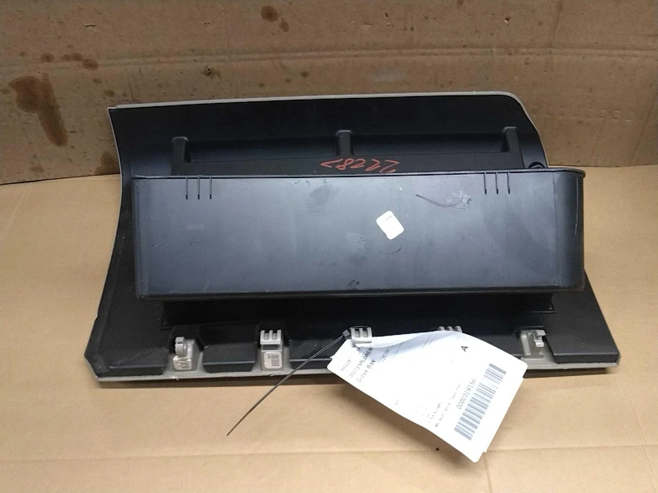 Guantera usada se adapta a: Ford Explorer 2013 grado C Foto 1 de 4