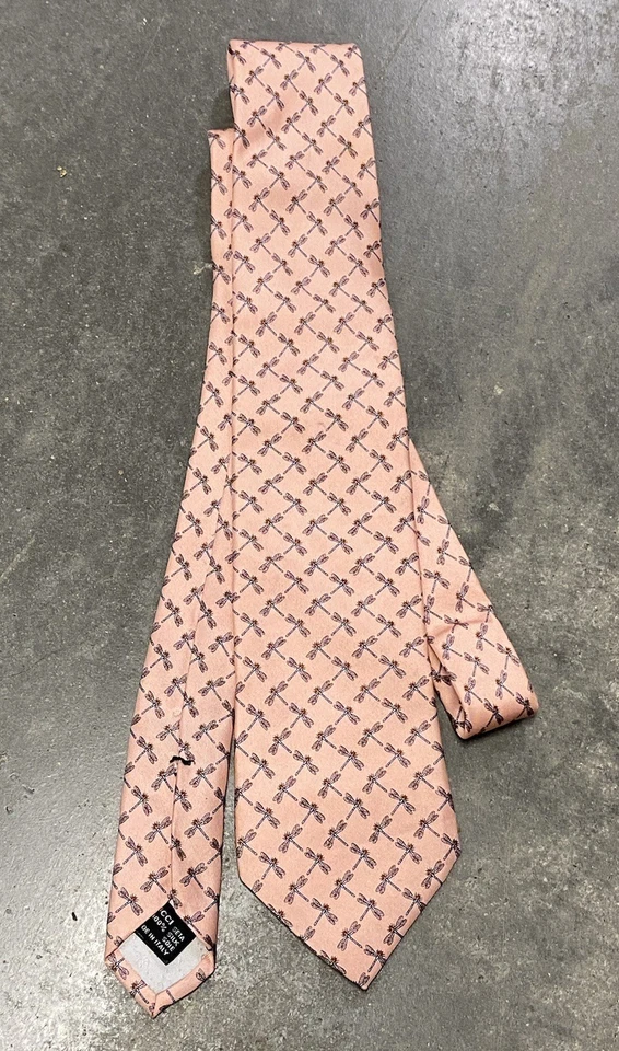 Corbata de seda Gucci para hombre 100 % hecha en Italia rosa club de golf estampado de mariposas Foto 1 de 4