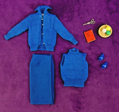 BONITO Cárdigan Reparado Barbie Vintage Tejido BONITO AZUL DE #957 EXC/C ¡BIN! Foto 1 de 4
