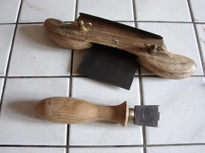  lot de deux OUTILS ANCIENS Cordonnier ,bourrelier ,travail du cuir - Photo 1/4