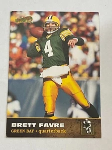 Tarjeta base de fútbol americano The Score Board 1997 #147 Brett Favre - Imagen 1 de 2