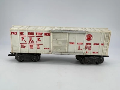 Coche refrigerador Marx O Gauge Pacific Fruit Express PFE blanco rojo posguerra pobre Foto 1 de 4
