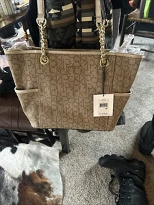 New Calvin Klein Handbag Tote Beautiful Gold Chain Accents Roomy - Picture 1 of 7