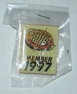 Vintage Pinnacle Racing Collectibles Club Member Lapel Hat Pin 1997 Member Exclu - Picture 1 of 1
