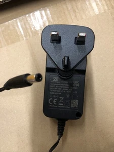 Genuine mass power ac adapter E018-10120150D5  12V - 1.5A - Picture 1 of 2