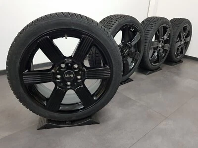 Mini 17 Zoll Felgen F55 F56 F57 Winterräder Winterreifen 6884399 525 Reifen NEU - Bild 1 von 4