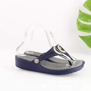 Crocs Womens Sanrah Sandal Size 7 Navy Thong Gold Circle Slide Flip Flop Shoe - Picture 1 of 11
