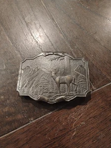 Hebilla de cinturón de latón ciervo mula en montaña James Lind 1974 Wyoming Studio obras de arte - Imagen 1 de 3