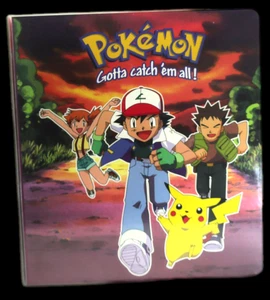 1999 Pokemon 3 Ring Binder Ash Pikachu Misty Brock TCG - Bild 1 von 5