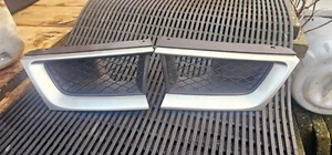 Subaru Impreza Hawkeye WRX STI GB270 48w Crystal Grey LEFT RIGHT Front Grilles - Picture 1 of 7