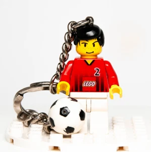 LEGO Minifigure Portachiavi - Calciatore con Pallone (3946) 2002 soc086 soc061 - Foto 1 di 6