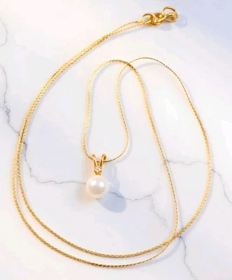 Collar colgante de diamantes con perlas de agua dulce de 5,9 mm de oro amarillo de 14 quilates 1,48 g Foto 1 de 4