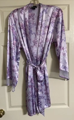 Jones New York Satin Kimono Robe  Women’s Medium Lilac Purple Floral  - Image 1 of 4