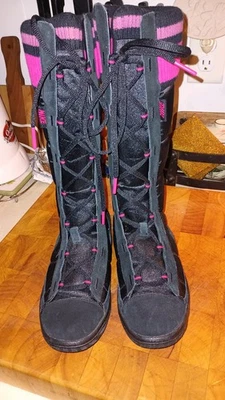 De colección Nike Invierno Hi 2 Botas Mujer 7.5 Negro Rosa Puffer Y2K 2007 Zapatos Altos 317244 Foto 1 de 4