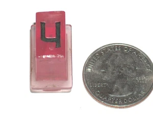 Vintage Off A Rockola Jukebox Modell 454 Original-Zubehör-Hersteller lila Kunststoff Auswahltaste Nummer 4 sehr guter Zustand - Bild 1 von 2