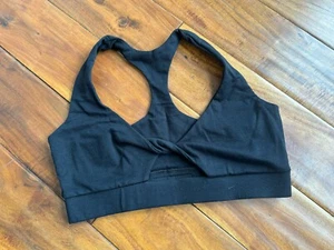 NWOT Cute Booty Lounge Black Twist Peek-A-Boo Sports Bra Women's Size Large - Picture 1 of 5