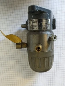 VINTAGE LUBRICATION PUMP MODEL OL MADISON-KIPP - Picture 1 of 5