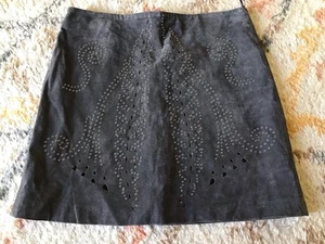 Zara Ladies Grey Suede Mini Skirt Eyelet Detail New Festival Size Small Bnwt - Picture 1 of 3