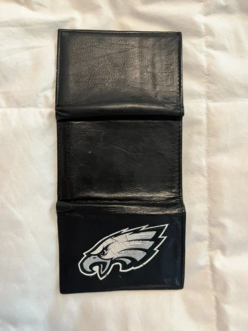 Philadelphia Eagles NFL Men's Printed Logo Leather Tri-Fold Wallet Black Cover