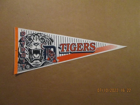 MLB Detroit Tigers Vintage Circa 1994 Trench Team Logo Baseball Pennant Cover