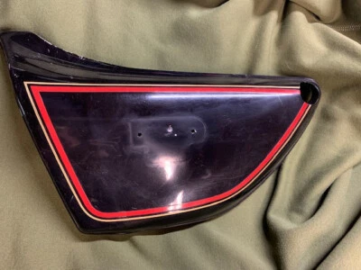 Painel lateral 1981-82 Kawasak KZ1000 LTD, lado esquerdo - Imagem 1 de 4