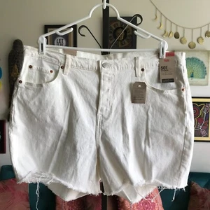 LEVI'S size 18W Natural Cream Stretch Denim 501 High Rise Jean Shorts NWT - Picture 1 of 4