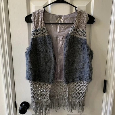 Chaleco BKE Mujer Trucos Boho Multi Textura Gris Imitación Piel Talla Pequeña Foto 1 de 4