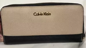 Calvin Klein Ivory Logo Embossed Zip Around Wallet EUC - Picture 1 of 9