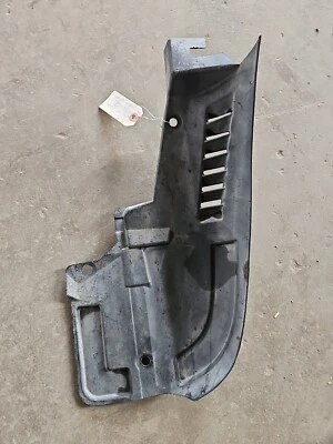 03-08 Nissan 350Z Infiniti G35 protetor contra respingos traseiro esquerdo 78819-CD000 - Imagem 1 de 4