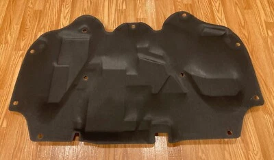 Almohadilla de aislamiento para capó Pontiac Sunfire 1995-2002 Foto 1 de 4