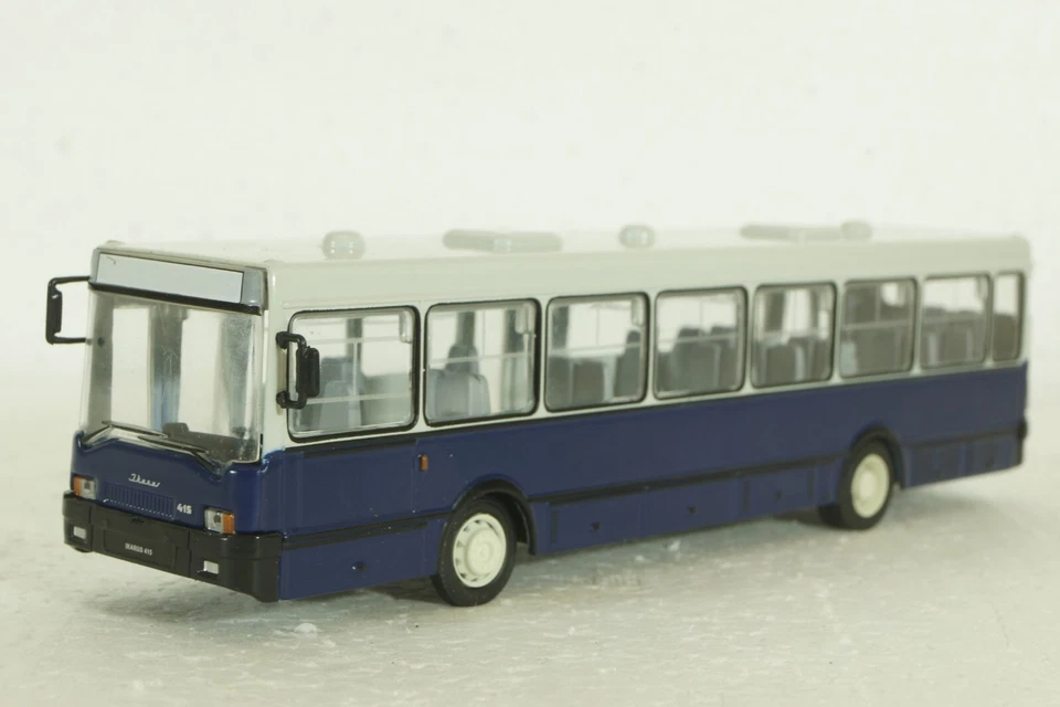 Ikarus-415, blue/white, KULTOVNI AUTOBUSY, Altaya 1:72 - Image 1 of 4