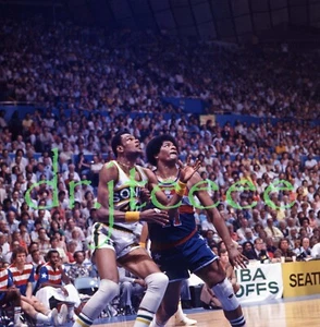 1978 FINALS Marvin Webster vs Wes Unseld - 120mm Basketball Transparency - Bild 1 von 1