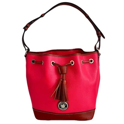 Сумка-ведро Dooney & Bourke цвет Deep Coral малиновая кожа - Изображение 1 из 4