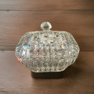 Vintage quadratisch geschliffenes Bonboniere mit B-Nivellierschliff Glas mit Deckel - Bild 1 von 7