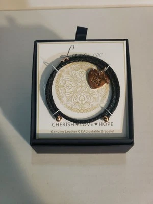 Pulsera Love bobina cuero lujo en caja Foto 1 de 4