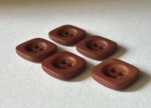Set Of 5 Vintage Red Brown Square Buttons w/ Circular Depression 4 Hole 1/2 Inch - Picture 1 of 5