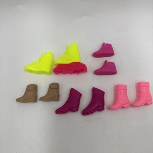 5 Pairs Vintage 1980s / 1990s Barbie shoes - Picture 1 of 7
