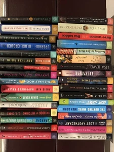 Book of the Month Club 33 Book Lot Like New - Picture 1 of 6