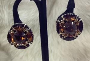 Vintage Unsigned Gold Tone Topaz Austrian Crystal Cluster Earrings Granny Chic - Picture 1 of 7