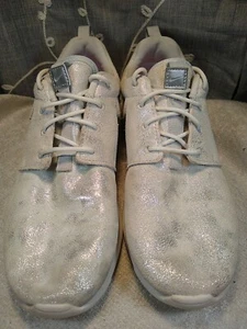 Nike Roshe One PRM ~ Running Shoes Platinum Women's 833928-009 - Size 7 *EUC - Picture 1 of 9