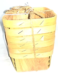 6 New 4 3/8" WOOD SLATS BERRY BASKETS One-Pint Kitchen and Farm Use or Display - Picture 1 of 4