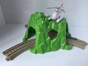Harold Tomy Trackmaster Hit Toy Thomas And Friends and Mountain Tunnel & Track - Picture 1 of 20