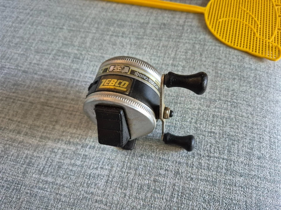 zebco reel - Image 1 of 4
