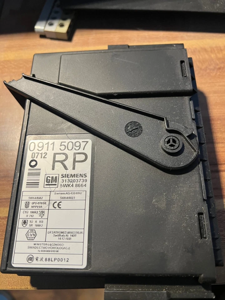 Opel Corsa C Komfortsteuergerät - Bild 1 von 2