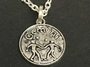 Sternzeichen Zwillinge Zwillinge Zeichen Charm Tibetisches Silber mit 18" Halskette Z11 - Bild 1 von 2