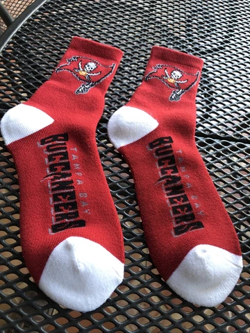NFL Tampa Bay Buccaneers Gift Socks Men’s Crew Large Argyle Dress OSFM Socks Red Cover