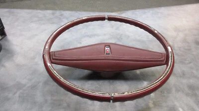 Volante Oldsmobile Delta 88 y 98 1974-1976  Foto 1 de 4