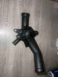 Engine Coolant Thermostat Housing Assembly for Volkswagen Jetta Passat Golf 2.5L - Picture 1 of 6