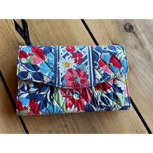 Vera Bradley Floral Wallet. ID window. Lots of storage. Everyday use. Travel - Picture 1 of 6
